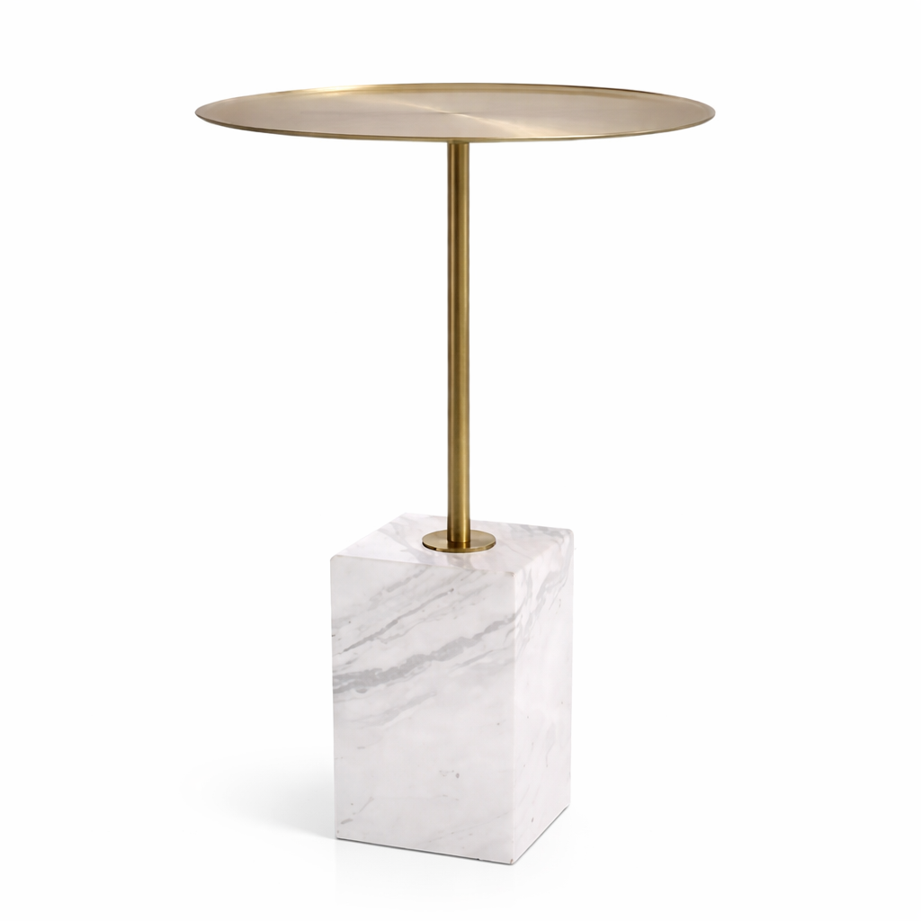 طاولة جانبية مصنوعة يدويًا بقاعدة من الرخام الطبيعي وسطح علوي من الألومنيوم