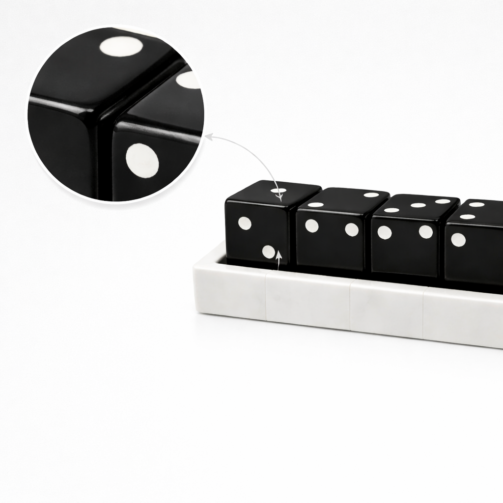 قطعة عرض طاولة ديكور مصنوعة يدويًا - صينية مع نرد