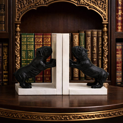 حامل كتب مزخرف مصنوع يدويًا - كلب الباغ